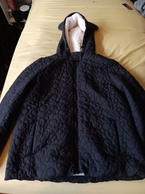 Disney Wmns Black Quilted Mickey  Hooded Puffer Jacket with Sherpa Lining Size L